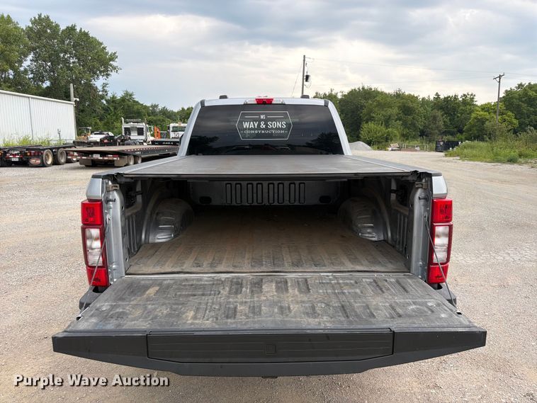 image for item FN5800 2022 Ford F250 Super Duty XLT Crew Cab pickup truck