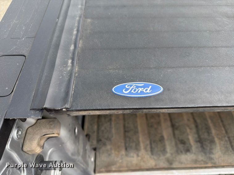 image for item FN5800 2022 Ford F250 Super Duty XLT Crew Cab pickup truck