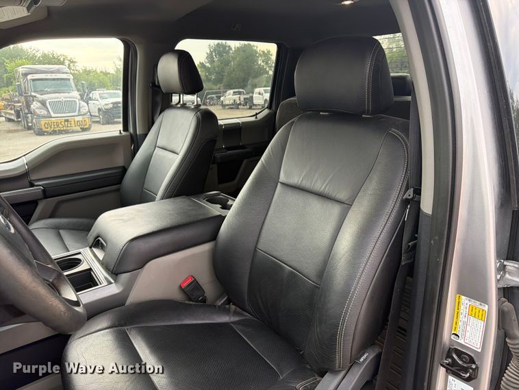 image for item FN5800 2022 Ford F250 Super Duty XLT Crew Cab pickup truck