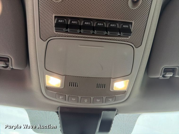 image for item FN5800 2022 Ford F250 Super Duty XLT Crew Cab pickup truck