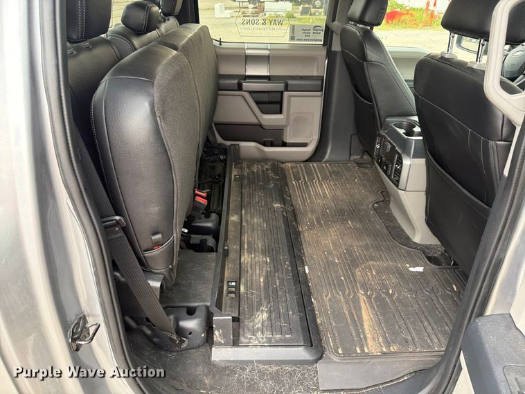 image for item FN5800 2022 Ford F250 Super Duty XLT Crew Cab pickup truck