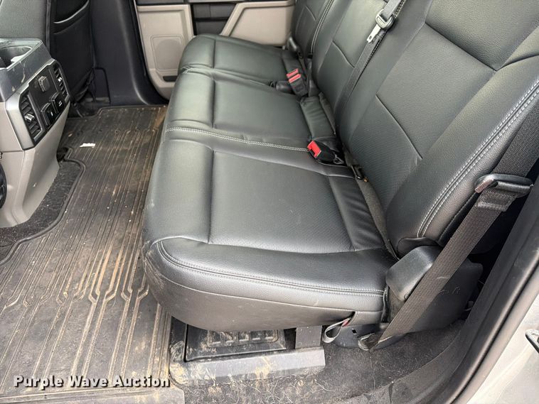 image for item FN5800 2022 Ford F250 Super Duty XLT Crew Cab pickup truck