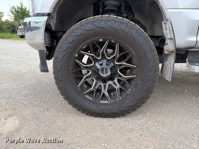 image for item FN5800 2022 Ford F250 Super Duty XLT Crew Cab pickup truck