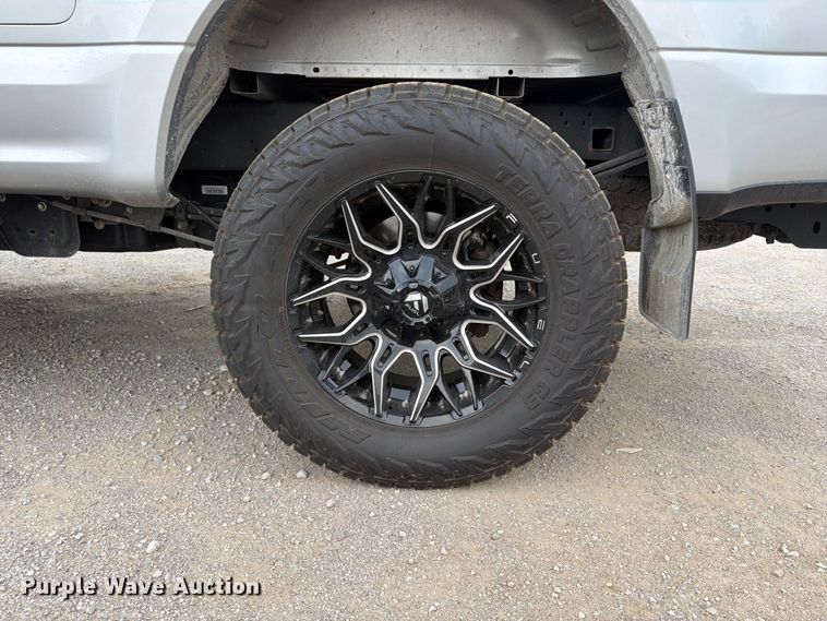 image for item FN5800 2022 Ford F250 Super Duty XLT Crew Cab pickup truck