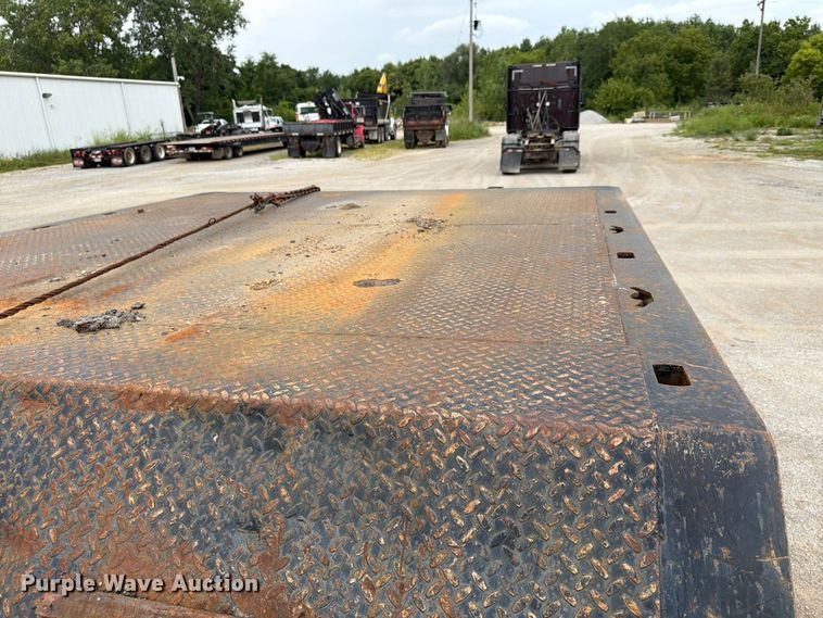 image for item FN5810 1991 Landoll Corporation 317E drop tilt deck equipment trailer