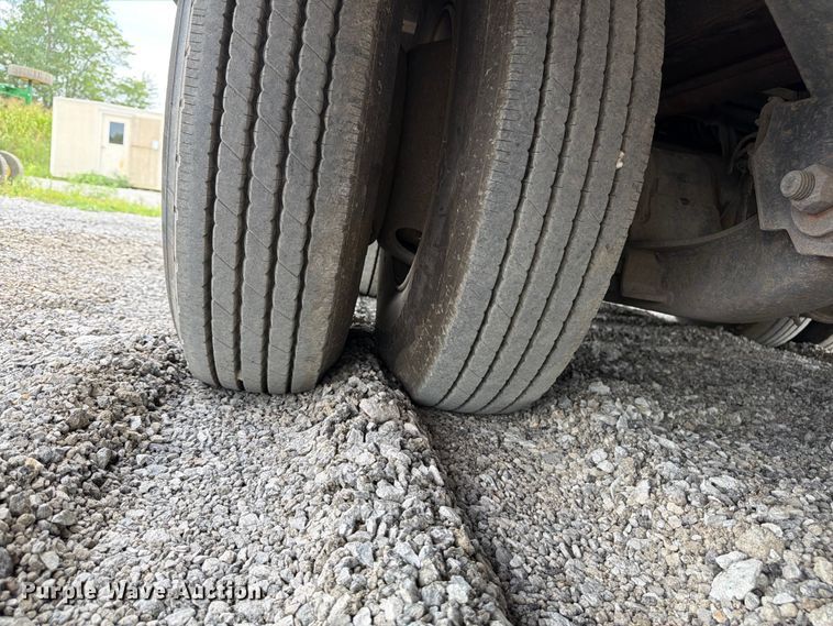 image for item FN5810 1991 Landoll Corporation 317E drop tilt deck equipment trailer