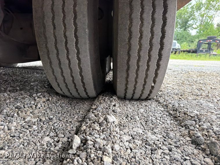 image for item FN5810 1991 Landoll Corporation 317E drop tilt deck equipment trailer