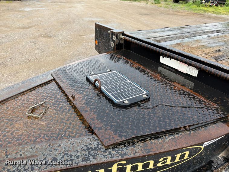 image for item FN5811 2016 Kaufman Trailers equipment trailer
