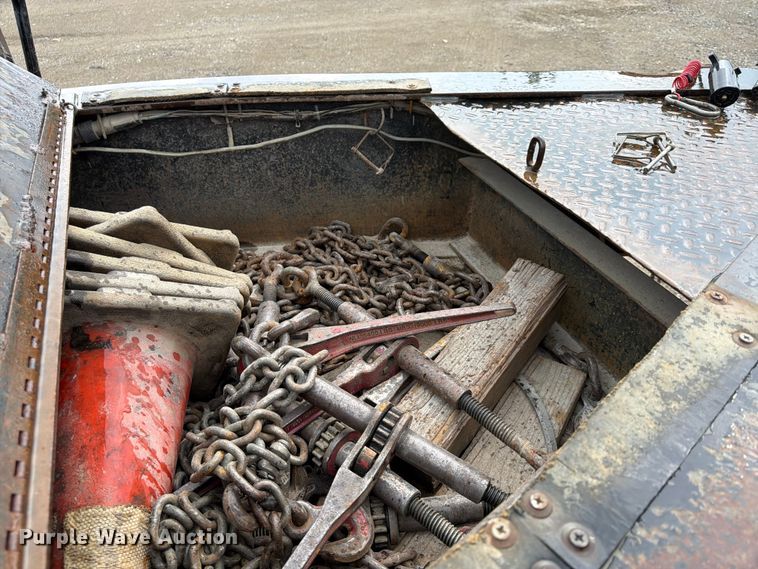 image for item FN5811 2016 Kaufman Trailers equipment trailer