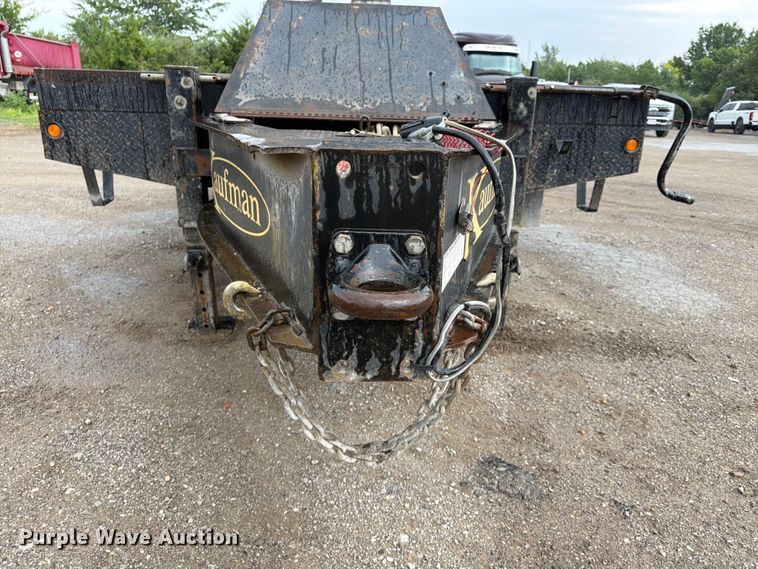 image for item FN5811 2016 Kaufman Trailers equipment trailer