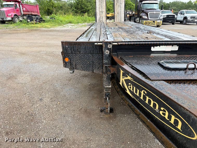image for item FN5811 2016 Kaufman Trailers equipment trailer