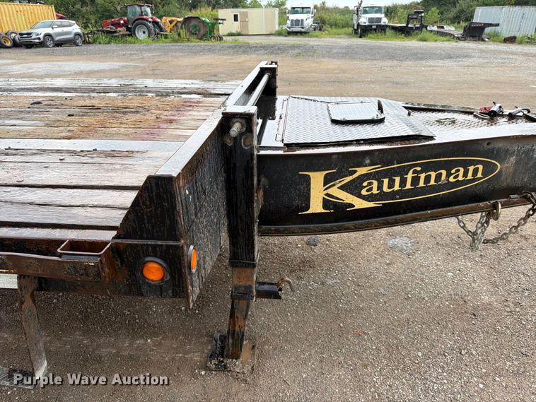 image for item FN5811 2016 Kaufman Trailers equipment trailer