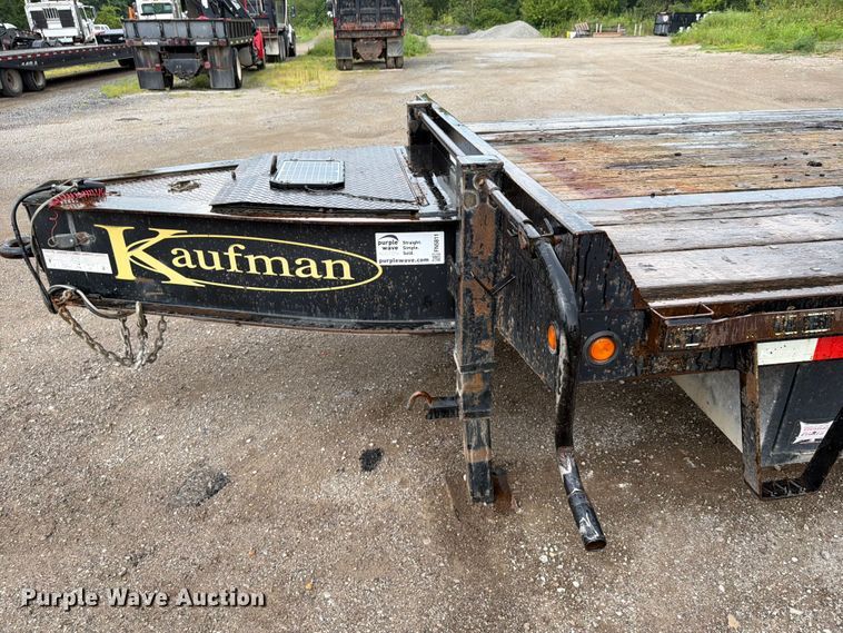 image for item FN5811 2016 Kaufman Trailers equipment trailer