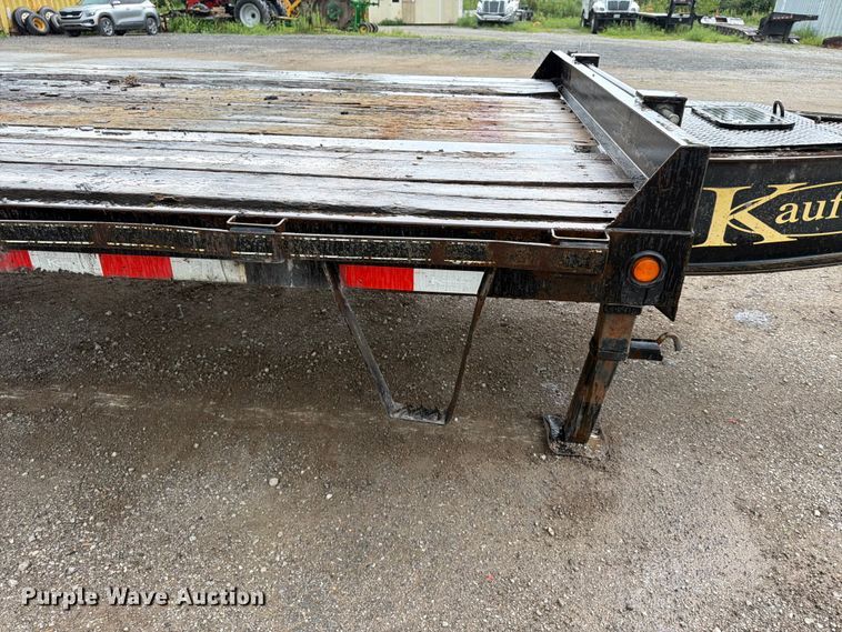 image for item FN5811 2016 Kaufman Trailers equipment trailer