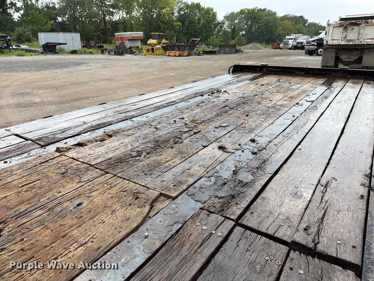 image for item FN5811 2016 Kaufman Trailers equipment trailer