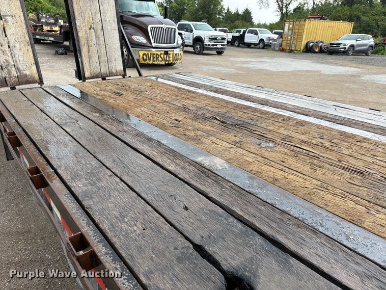 image for item FN5811 2016 Kaufman Trailers equipment trailer