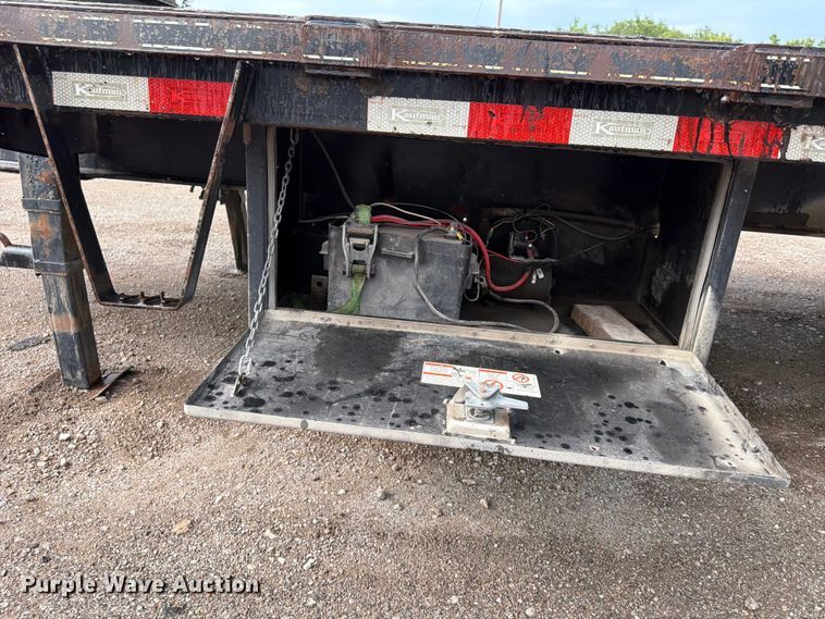 image for item FN5811 2016 Kaufman Trailers equipment trailer
