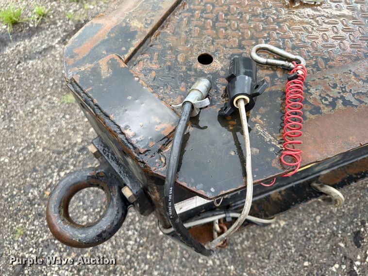 image for item FN5811 2016 Kaufman Trailers equipment trailer