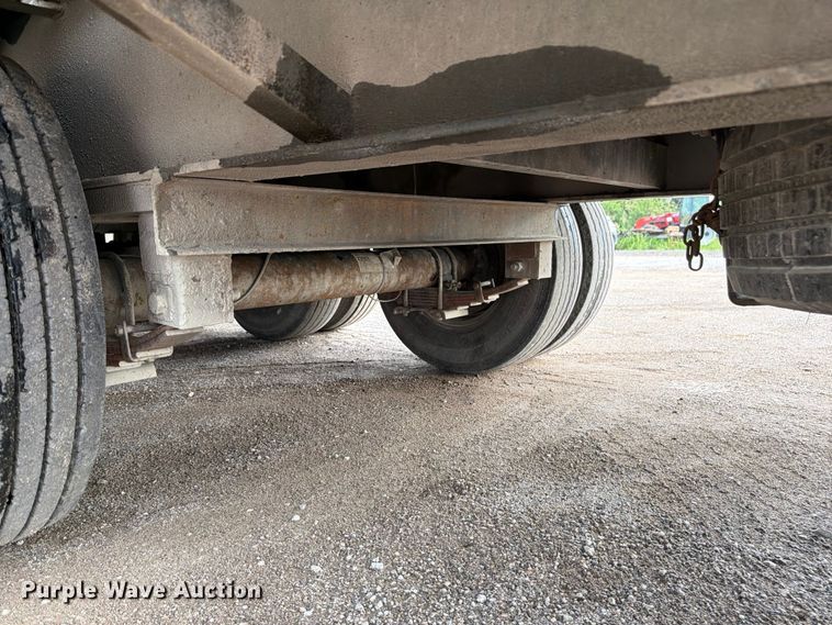 image for item FN5811 2016 Kaufman Trailers equipment trailer