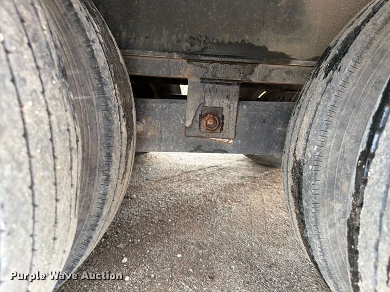 image for item FN5811 2016 Kaufman Trailers equipment trailer