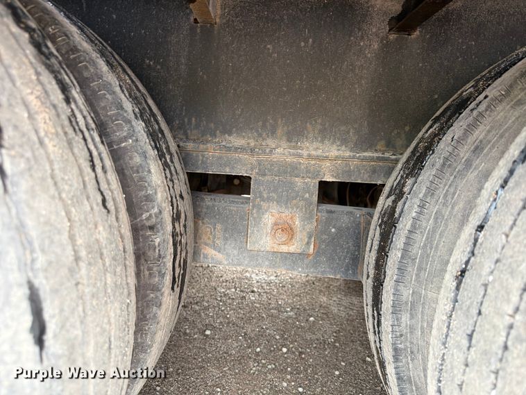 image for item FN5811 2016 Kaufman Trailers equipment trailer