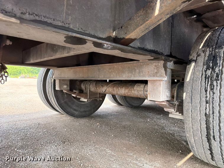 image for item FN5811 2016 Kaufman Trailers equipment trailer