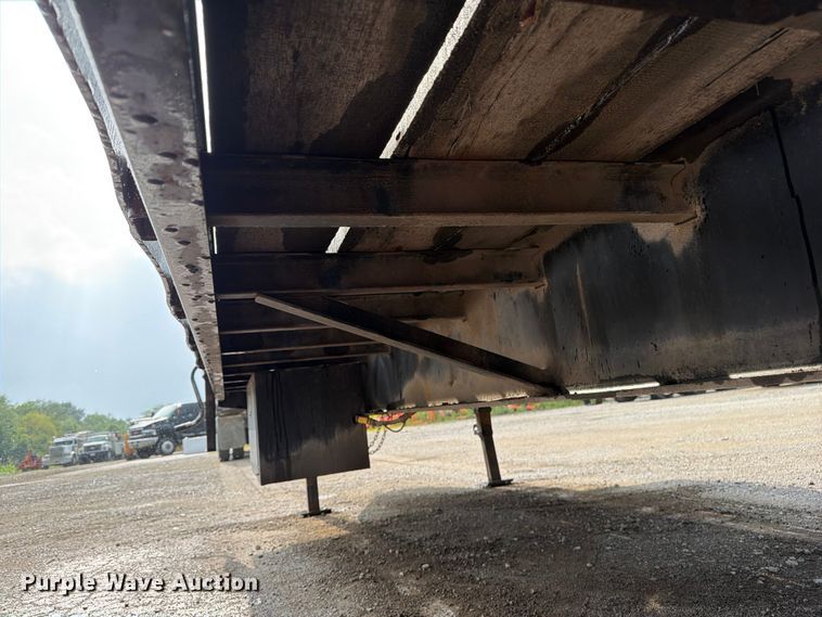 image for item FN5811 2016 Kaufman Trailers equipment trailer