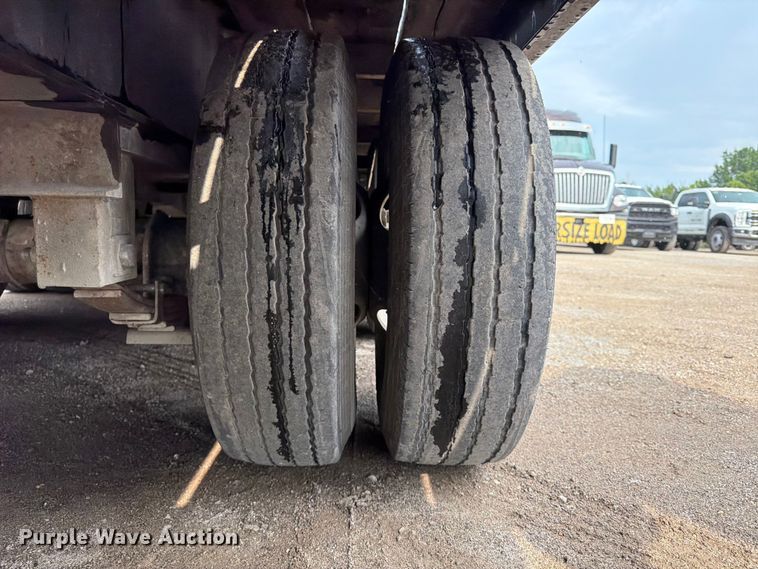 image for item FN5811 2016 Kaufman Trailers equipment trailer