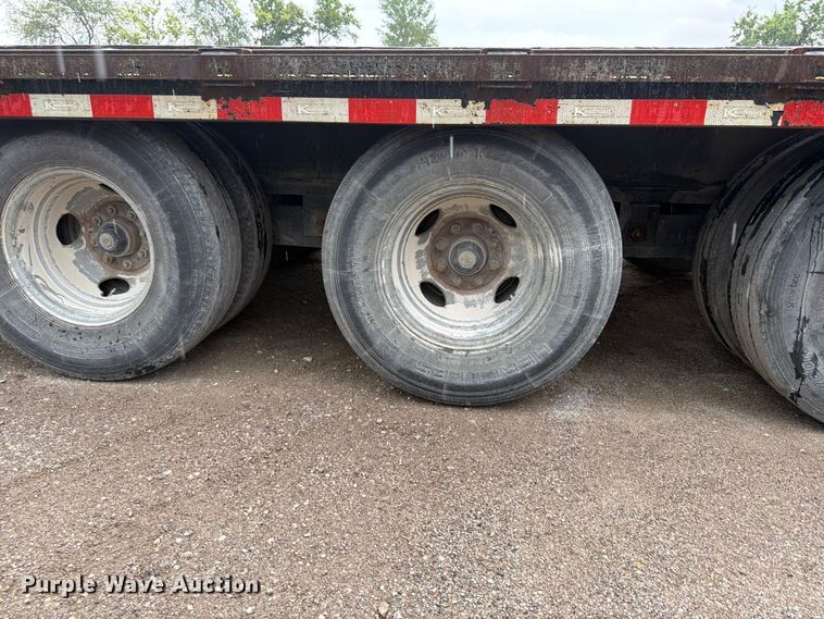 image for item FN5811 2016 Kaufman Trailers equipment trailer
