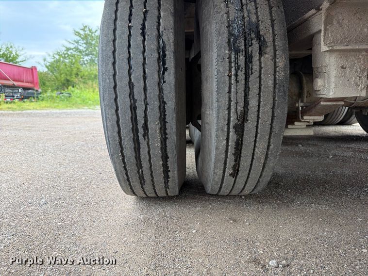 image for item FN5811 2016 Kaufman Trailers equipment trailer