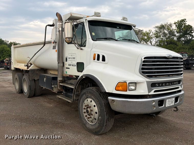 image for item FN5812 2005 Sterling L9500 dump truck