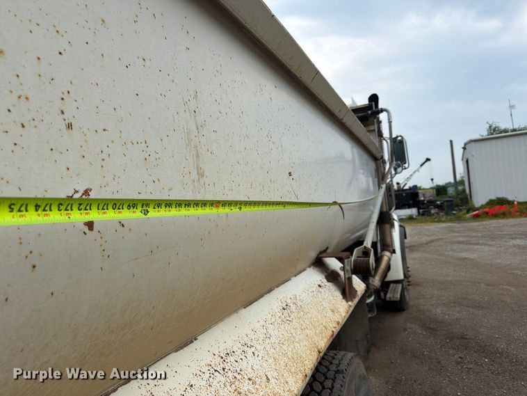 image for item FN5812 2005 Sterling L9500 dump truck