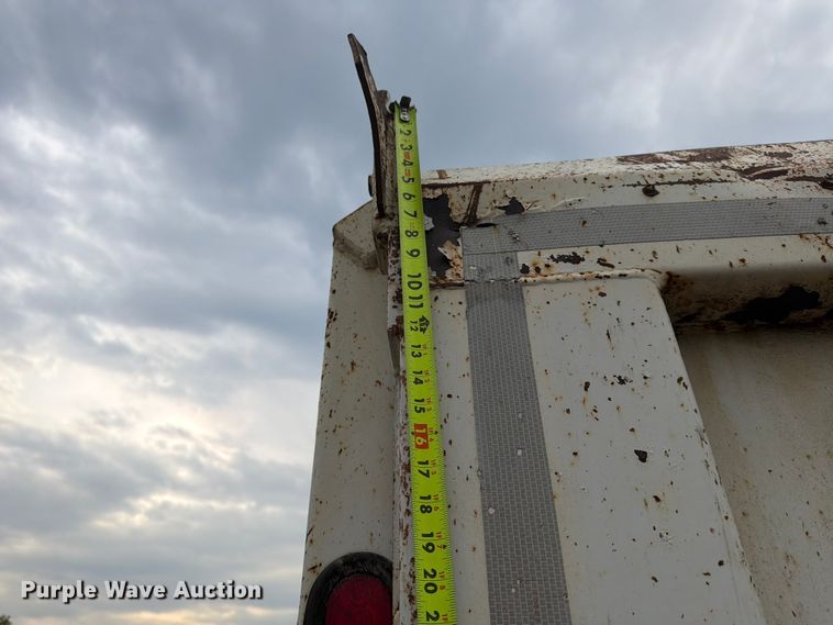 image for item FN5812 2005 Sterling L9500 dump truck