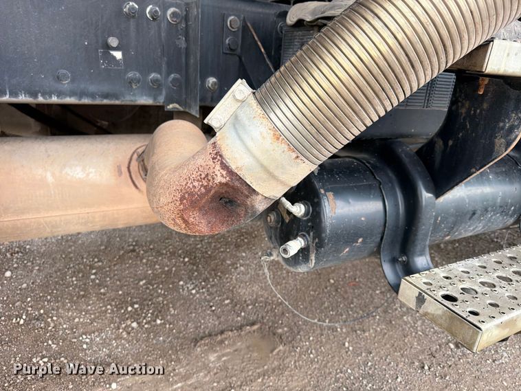 image for item FN5812 2005 Sterling L9500 dump truck