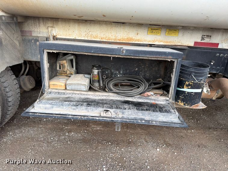 image for item FN5812 2005 Sterling L9500 dump truck