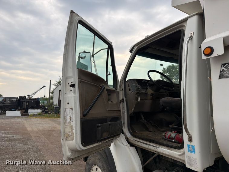 image for item FN5812 2005 Sterling L9500 dump truck
