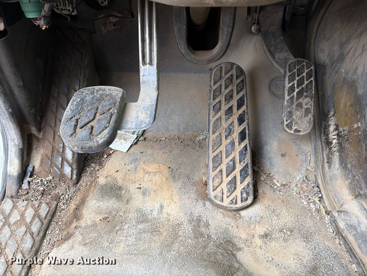 image for item FN5812 2005 Sterling L9500 dump truck