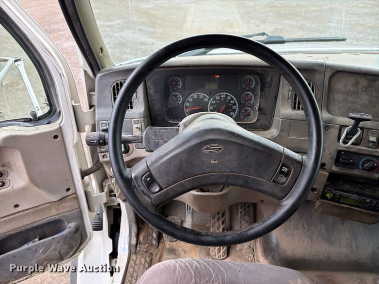 image for item FN5812 2005 Sterling L9500 dump truck