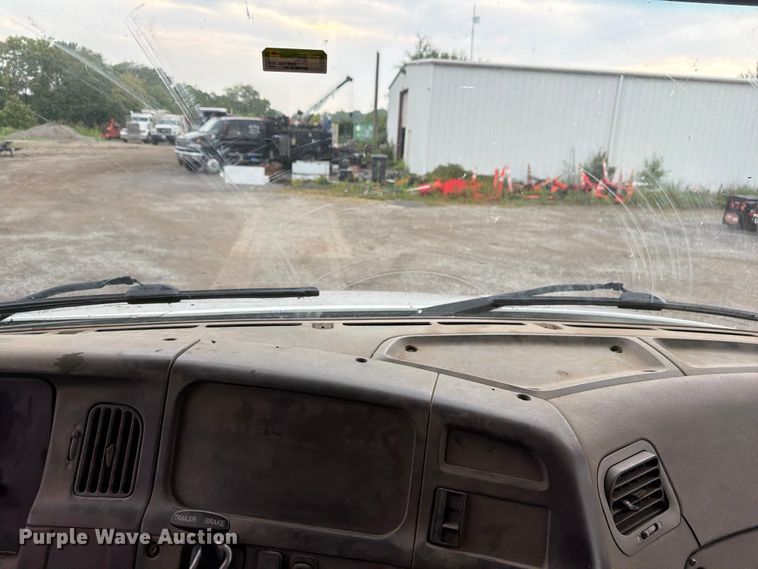 image for item FN5812 2005 Sterling L9500 dump truck