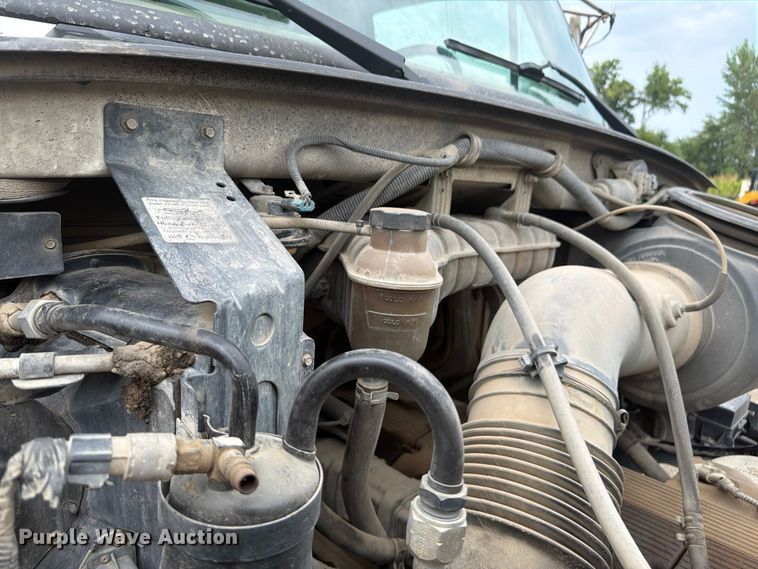 image for item FN5812 2005 Sterling L9500 dump truck