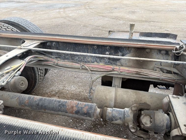 image for item FN5812 2005 Sterling L9500 dump truck
