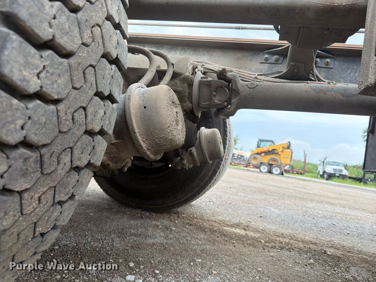 image for item FN5812 2005 Sterling L9500 dump truck