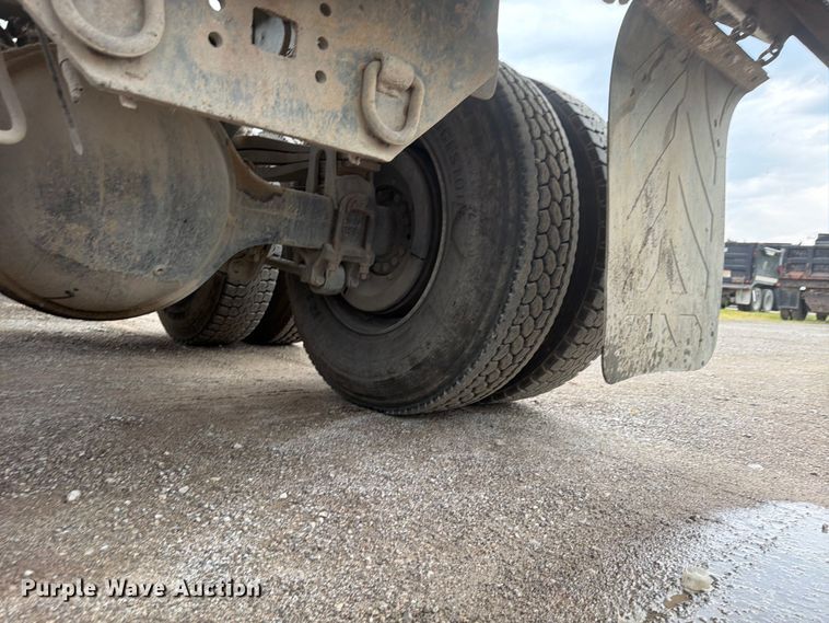 image for item FN5812 2005 Sterling L9500 dump truck