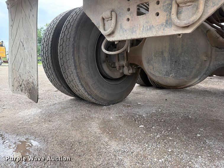 image for item FN5812 2005 Sterling L9500 dump truck