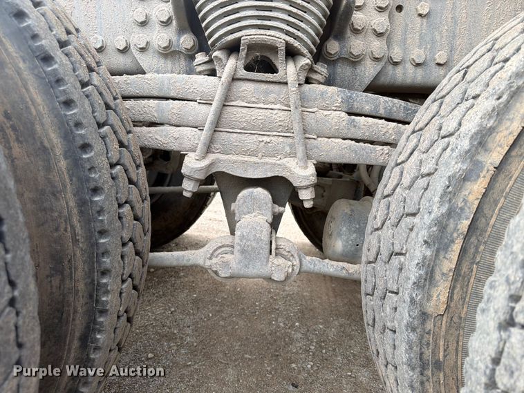 image for item FN5812 2005 Sterling L9500 dump truck