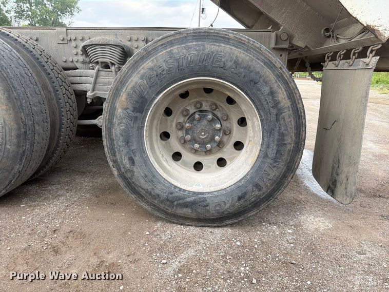 image for item FN5812 2005 Sterling L9500 dump truck