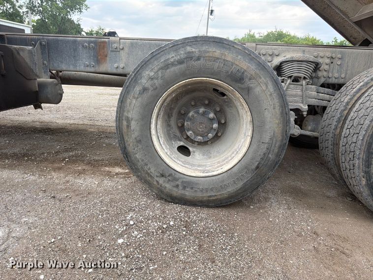 image for item FN5812 2005 Sterling L9500 dump truck