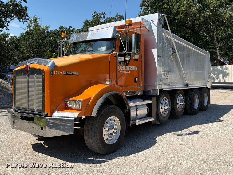image for item FN5820 2009 Kenworth T8 Series dump truck