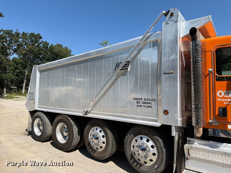 image for item FN5820 2009 Kenworth T8 Series dump truck