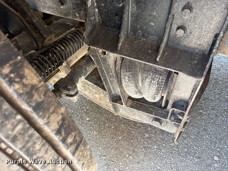 image for item FN5820 2009 Kenworth T8 Series dump truck